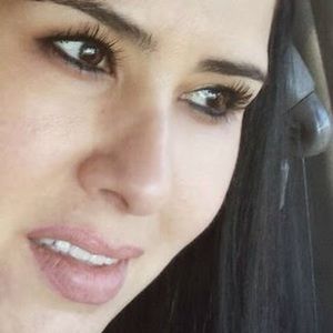 Meet your Posher, Claudia